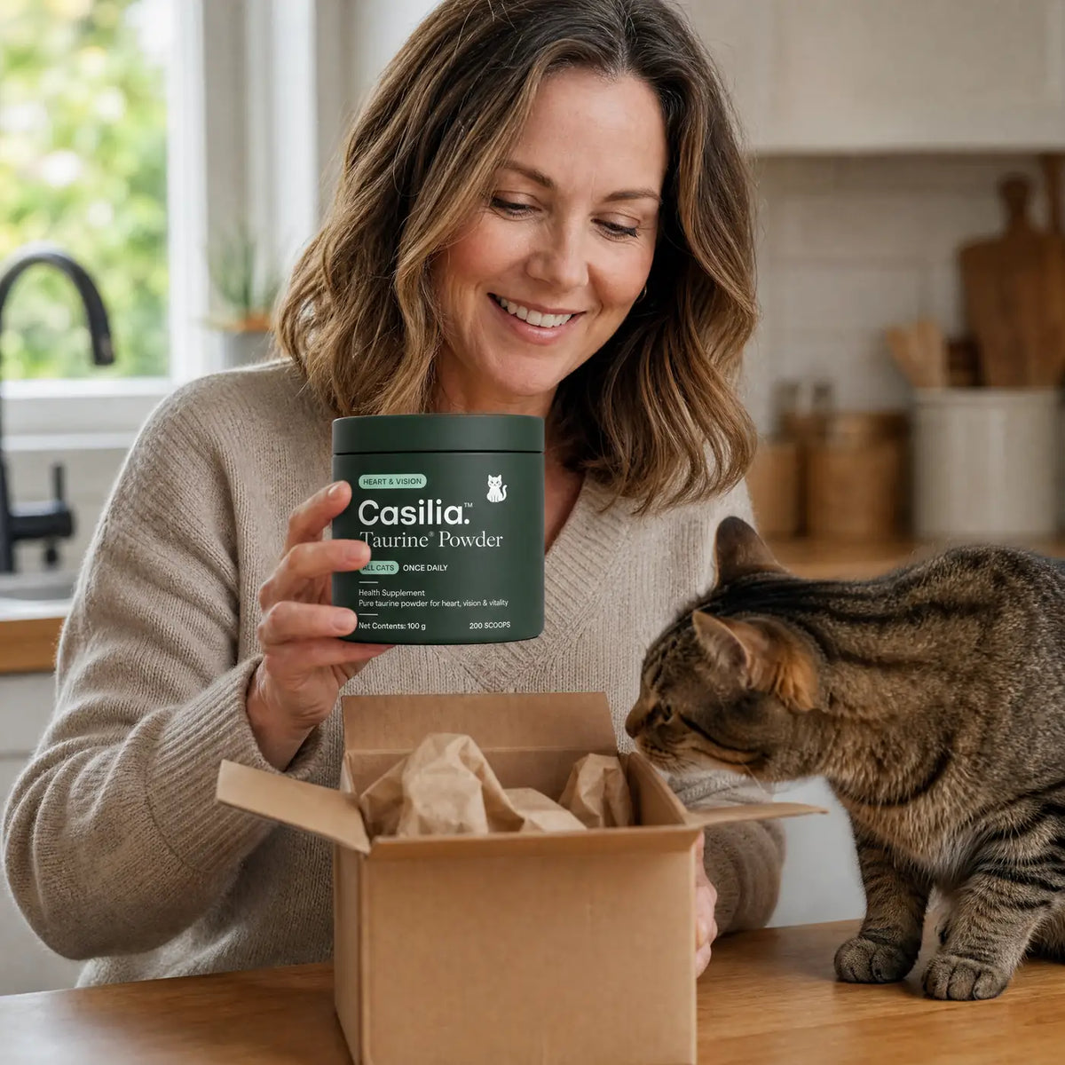 Month 1: unboxing the Casilia™ Taurine tub with a curious cat